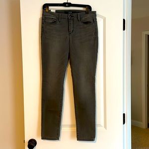Joe’s Jeans black/grey wash slim fit ankle jeans. NWT size 29.